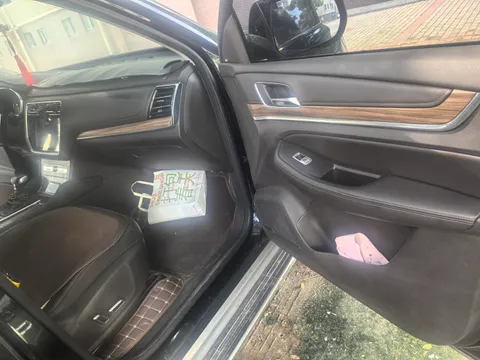 Roewe RX8