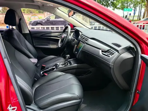 Roewe i5