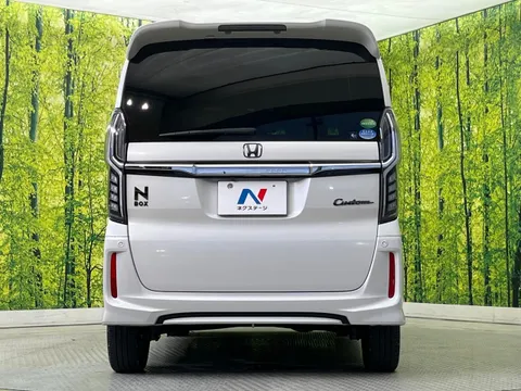 Honda N-BOX Custom