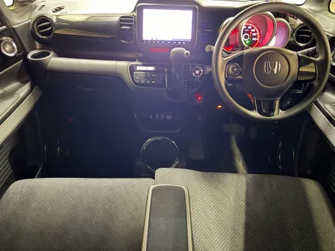 Honda N-BOX Slash