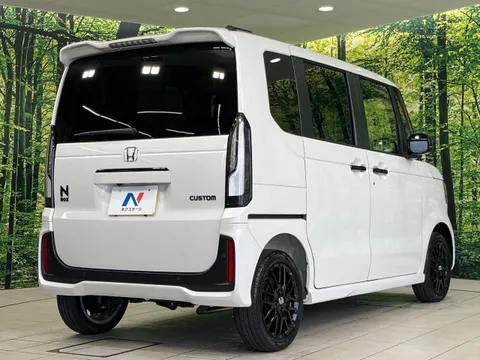 Honda N-BOX Custom