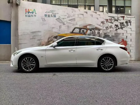 Infiniti Q50L