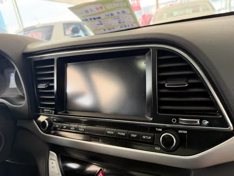 Hyundai Elantra (Avante)