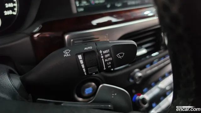 Genesis G90 (EQ900)