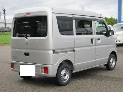 Nissan Clipper Van
