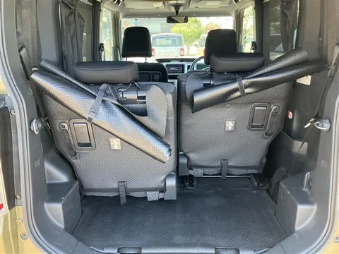 Toyota Pixis Mega