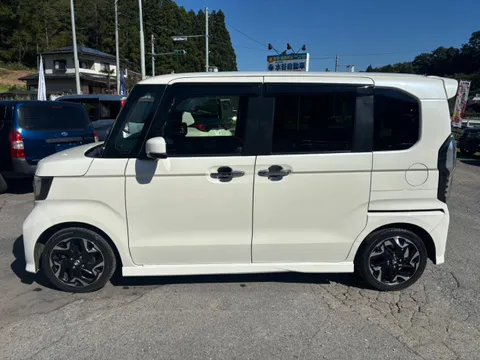 Honda N-BOX Custom