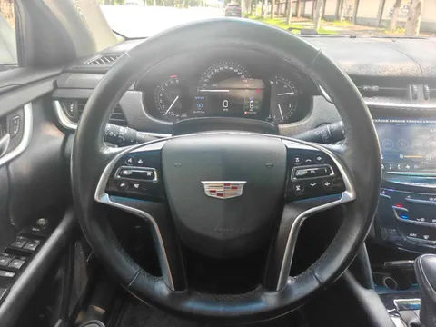 Cadillac XTS