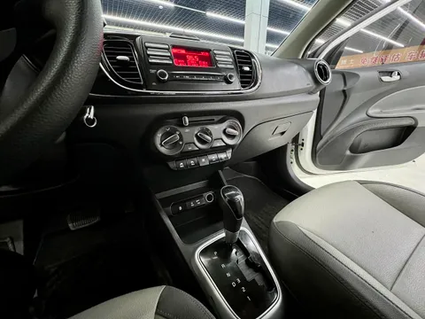 Kia Pegas