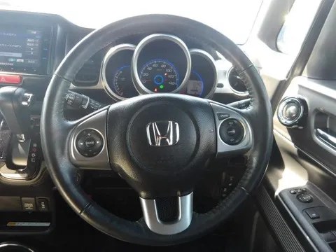 Honda N-BOX Slash