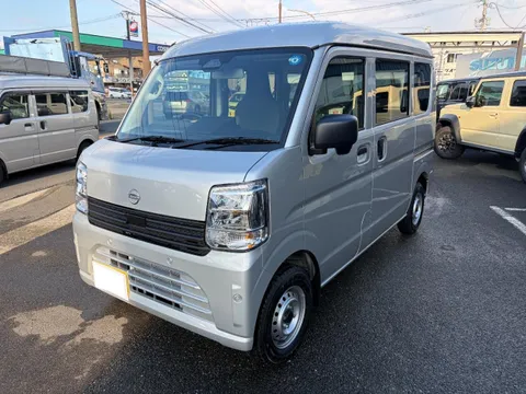 Nissan Clipper Van