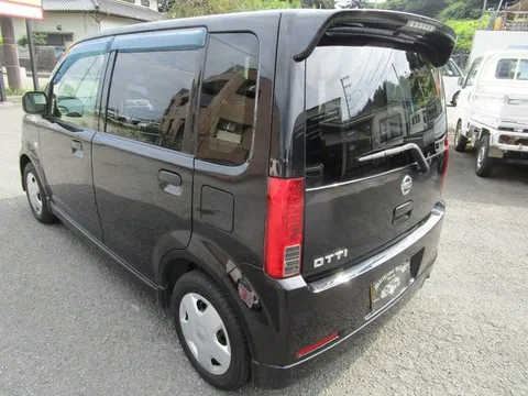 Nissan Otti