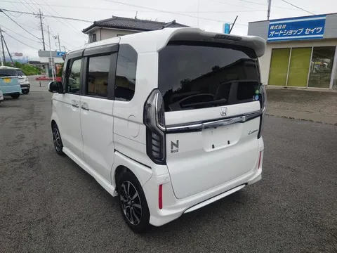 Honda N-BOX Custom