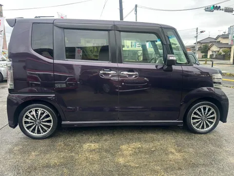 Honda N-BOX Custom
