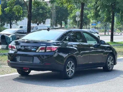 Venucia D60