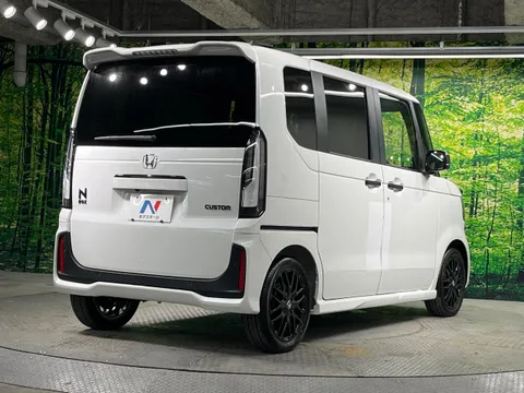 Honda N-BOX Custom