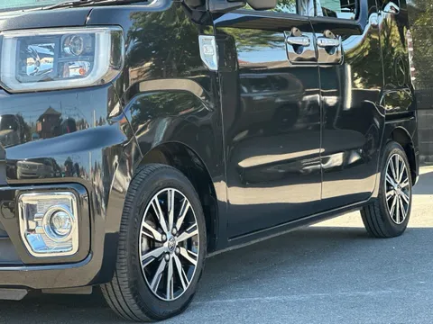 Toyota Pixis Mega