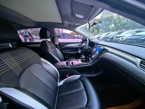 Roewe i6
