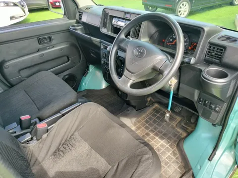 Toyota Pixis Van
