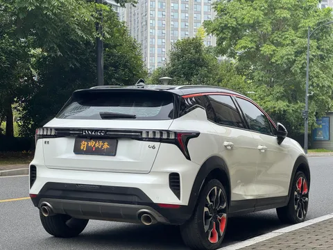 Lynk & Co 06