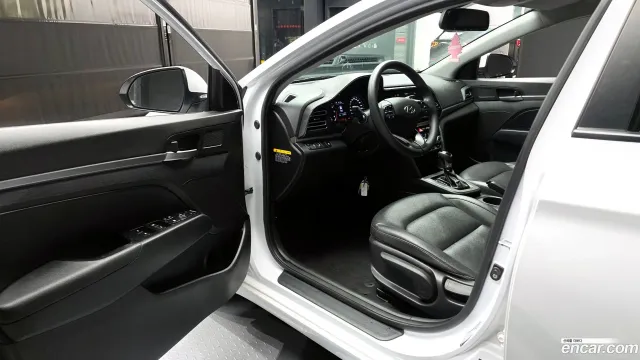 Hyundai Elantra (Avante)