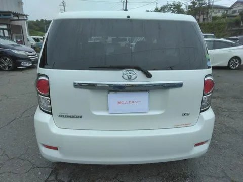 Toyota Corolla Rumion