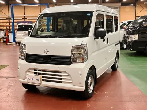 Nissan Clipper Van