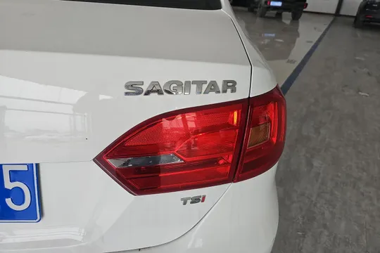 Volkswagen Sagitar