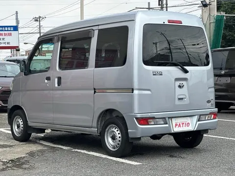 Toyota Pixis Van