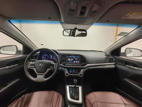 Hyundai Elantra (Avante)