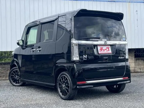 Honda N-BOX Custom