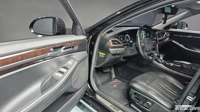 Genesis G90 (EQ900)