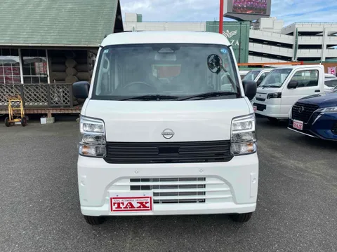 Nissan Clipper Van