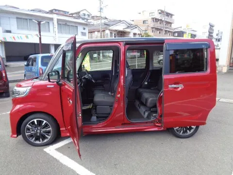 Suzuki Spacia