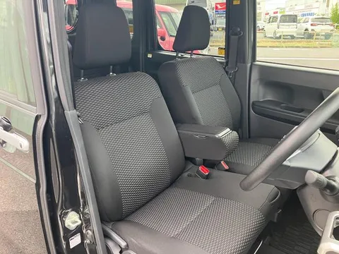 Toyota Pixis Mega