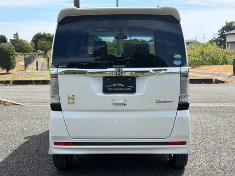 Honda N-BOX Custom