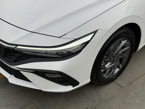 Hyundai Elantra (Avante)