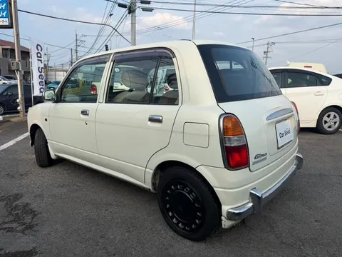 Daihatsu Mira Gino