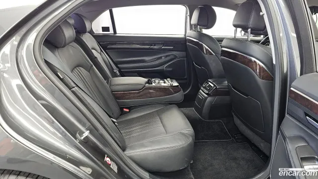 Genesis G90 (EQ900)