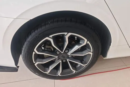 Geely Binray