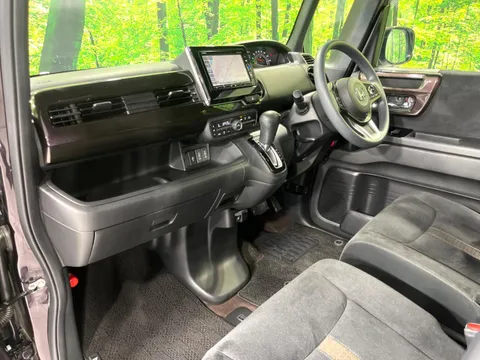 Honda N-BOX Custom