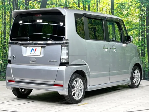 Honda N-BOX Custom