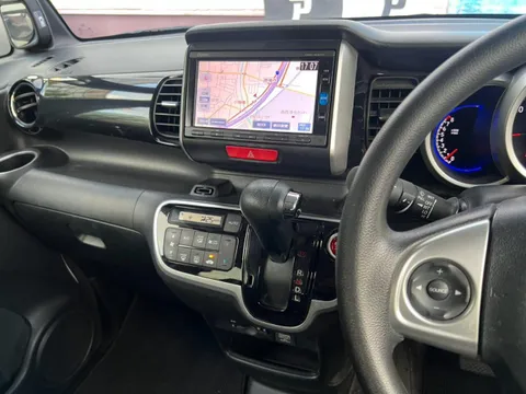 Honda N-BOX Custom