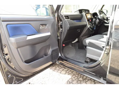 Subaru Justy Minivan