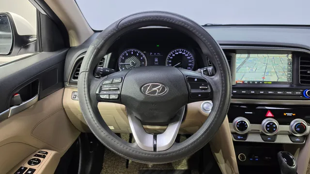 Hyundai Elantra (Avante)