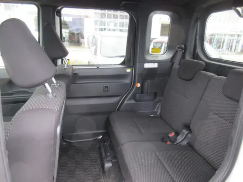 Toyota Pixis Mega