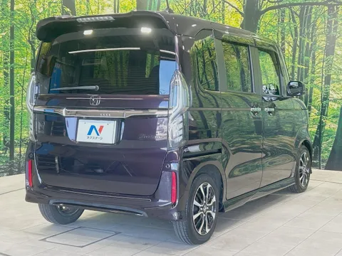 Honda N-BOX Custom