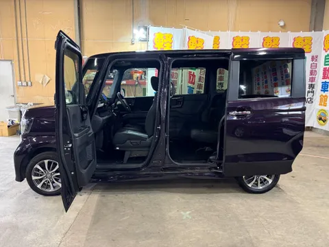 Honda N-BOX Custom