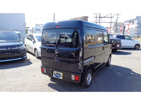 Nissan Clipper Van