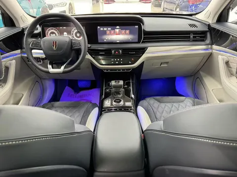 Hongqi HS5